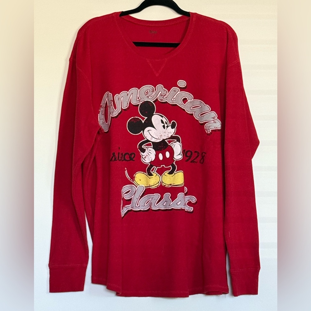 S85 Disney Store Size 2XL American Classic Mickey Mouse Waffle Long Sleeve Shirt
